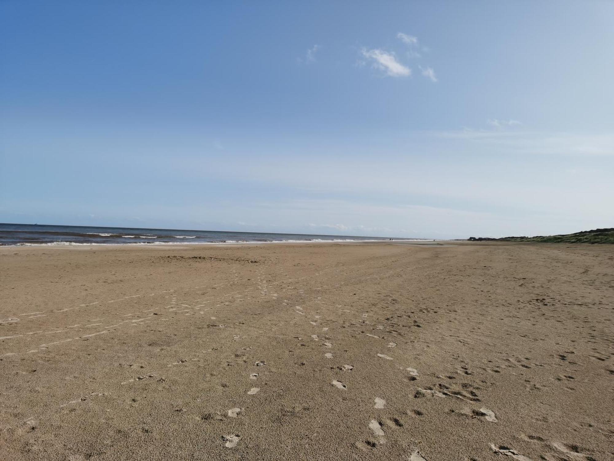Golden Sands Beach Activities Sea Holiday Relax Мейблторп Экстерьер фото